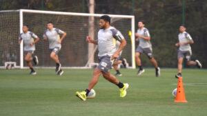 Hulk durante treino do Atlético na Cidade do Galo (foto: Reprodução/GaloTV)