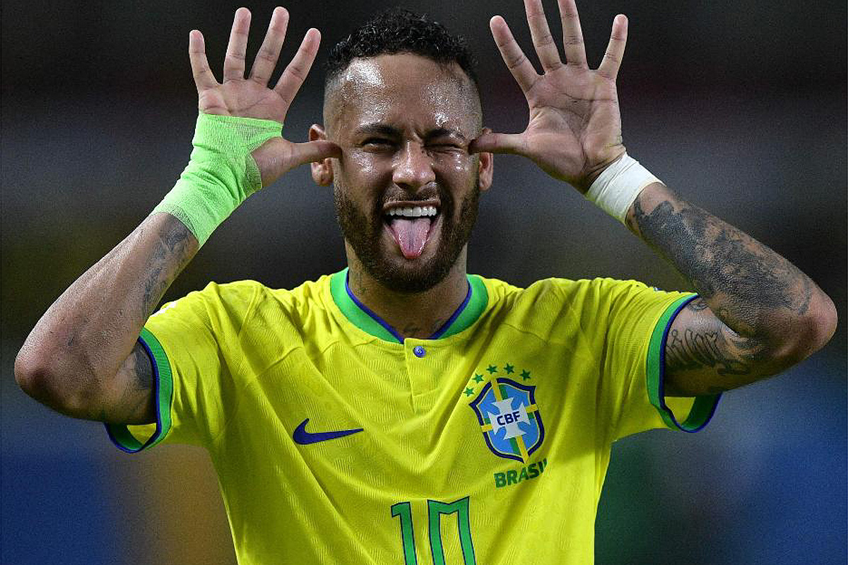 Neymar, cria do Santos, em ação pela Seleção Brasileira (foto: CARL DE SOUZ/AFP)