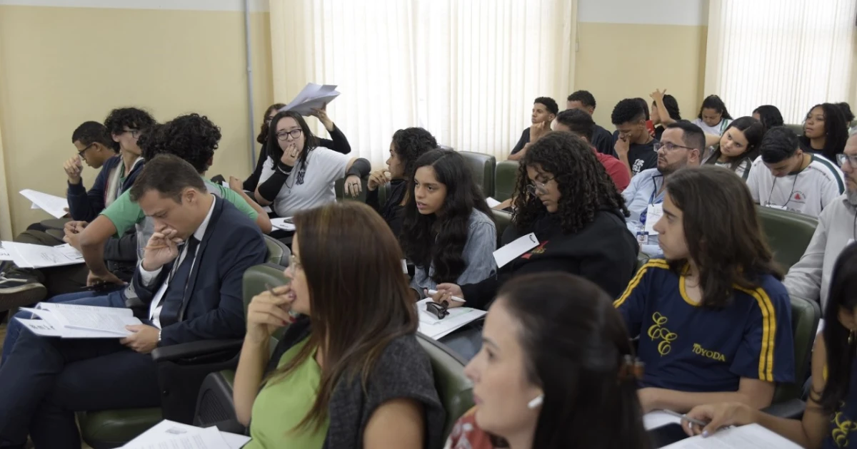 Participação de estudante do ensino básico é destaque em fórum da ALMG realizado em Ipatinga