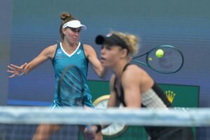 No aberto da China, dupla brasileiro-alemã parou nas quartas de final (foto: Jade Gao / AFP)