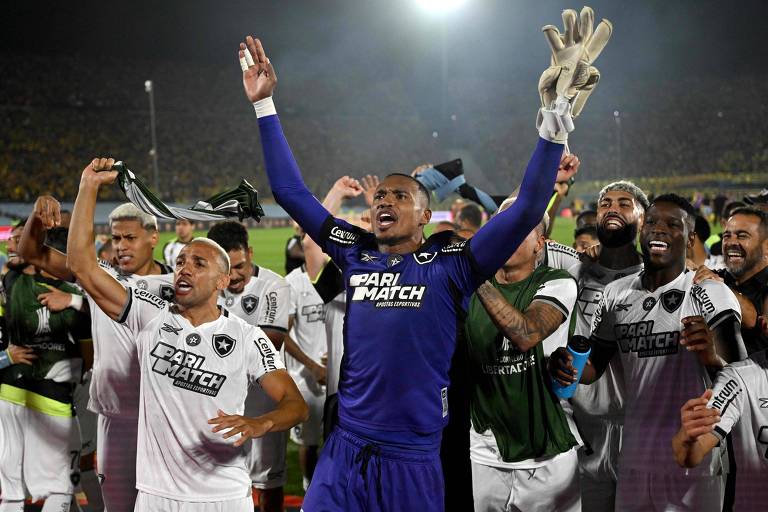 Jogadores do Botafogo comemoram a classificação para a final da Libertadores - (foto: Eitan Abramovich/AFP)