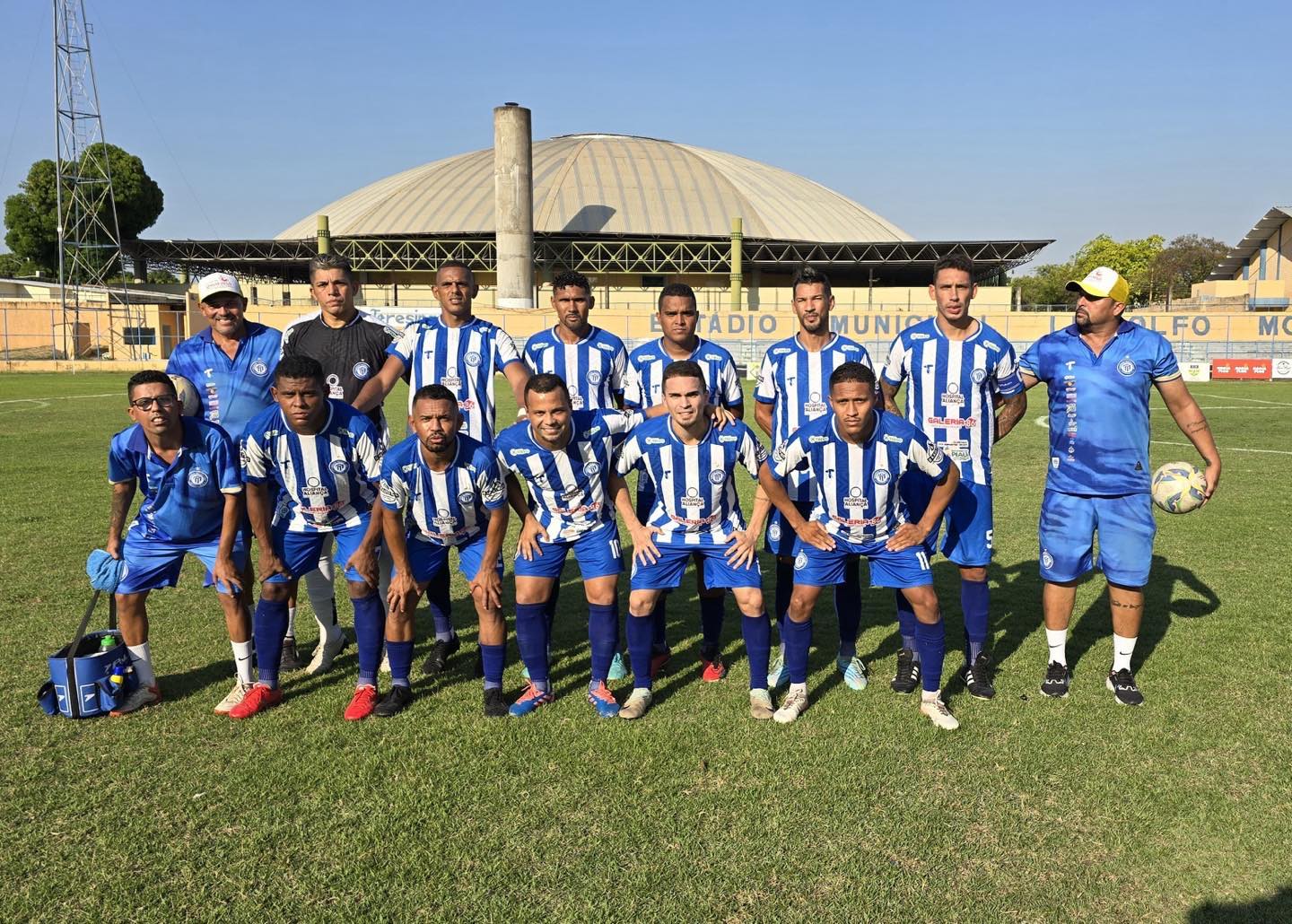 Elenco do Comercial-PI na Série B do Campeonato Piauiense (foto: Divulgação/Comercial-PI)