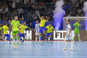 ‘A pior atuação do Brasil’: como a imprensa argentina noticiou a final do Mundial de Futsal?