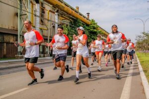 A sexta-feira se de retirada de kits para Corrida do Aço em Ipatinga