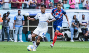 Gabriel Veron em jogo do Cruzeiro contra Bahia (foto: Gustavo Aleixo/Cruzeiro)