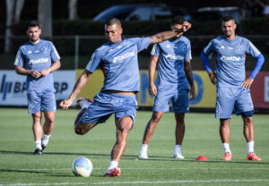 Cruzeiro fará pré-temporada fora do Brasil em 2025 com direito a clássico contra o Atlético