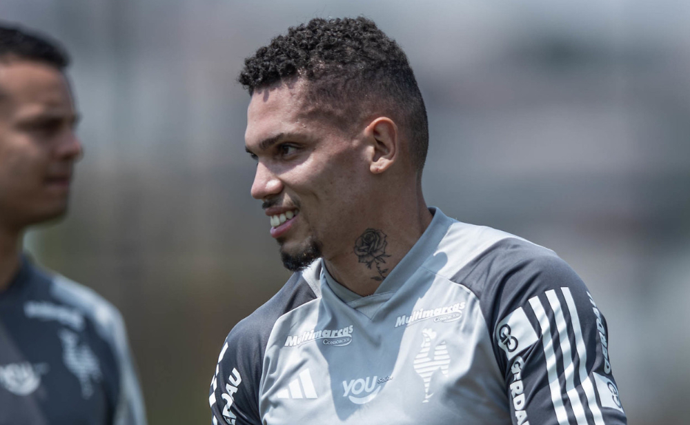 Paulinho, atacante do Atlético, durante treinamento na Cidade do Galo - (foto: Pedro Souza/Atlético)