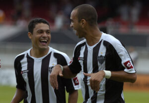 Ex-atacante formado no Atlético revela torcida para o Vasco na Copa do Brasil: ‘Me perdoe’