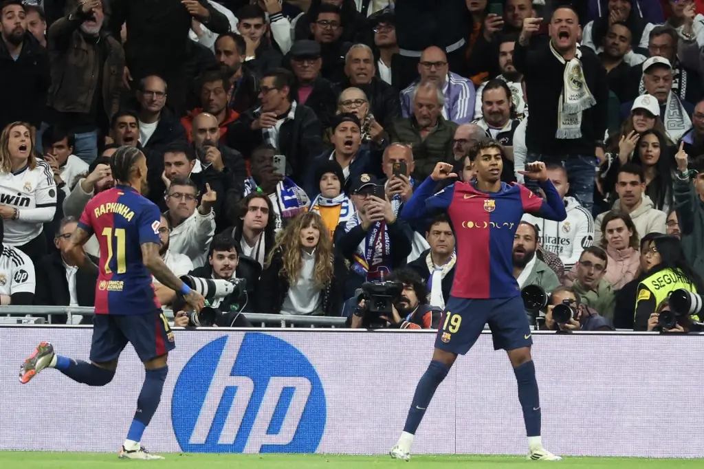 Yamal marcou um dos gols da goleada do Barcelona em cima do Real Madrid (foto: Pierre-Philippe MARCOU/AFP)