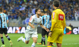 Hudson em jogo pelo Cruzeiro em 2017 (foto: Juarez Rodriguesl/EM/D.A.Press)