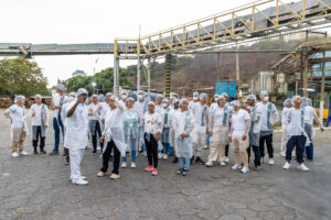 Turma jovens de Itamarandiba visita a Cooperativa Agropecuária Vale do Rio Doce