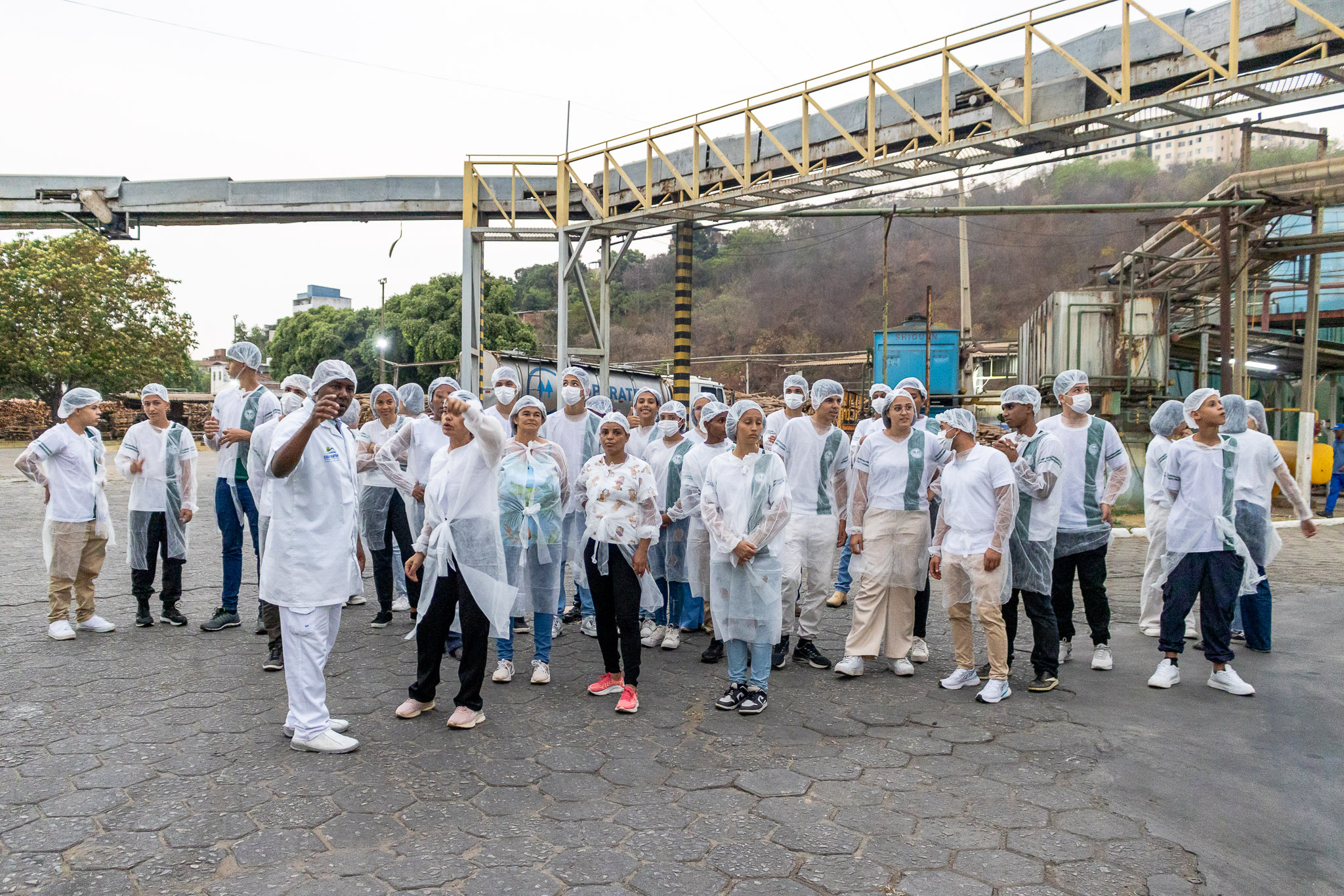 Turma jovens de Itamarandiba visita a Cooperativa Agropecuária Vale do Rio Doce