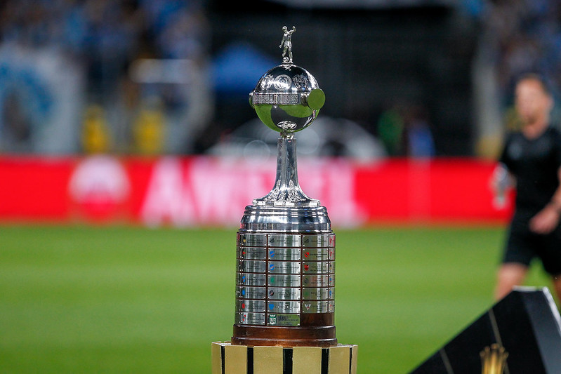 Troféu da Libertadores (foto: Lucas Uebel/Grêmio)