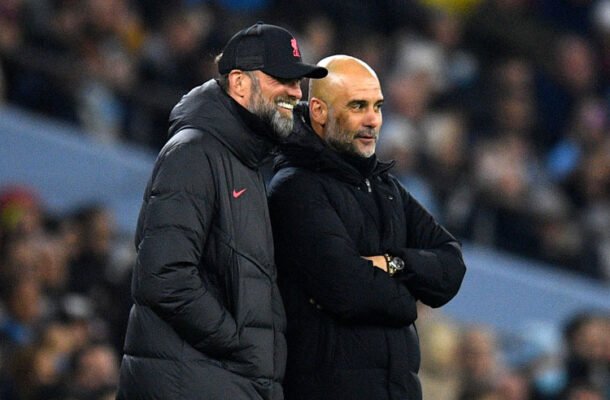 Guardiola e Klopp juntos (foto: Oli Scarff/AFP via Getty Images)