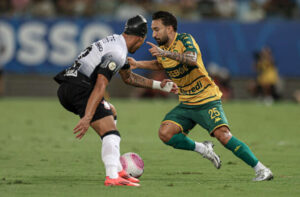 Lance de Cuiabá x Corinthians (foto: Foto: AssCom Dourado)