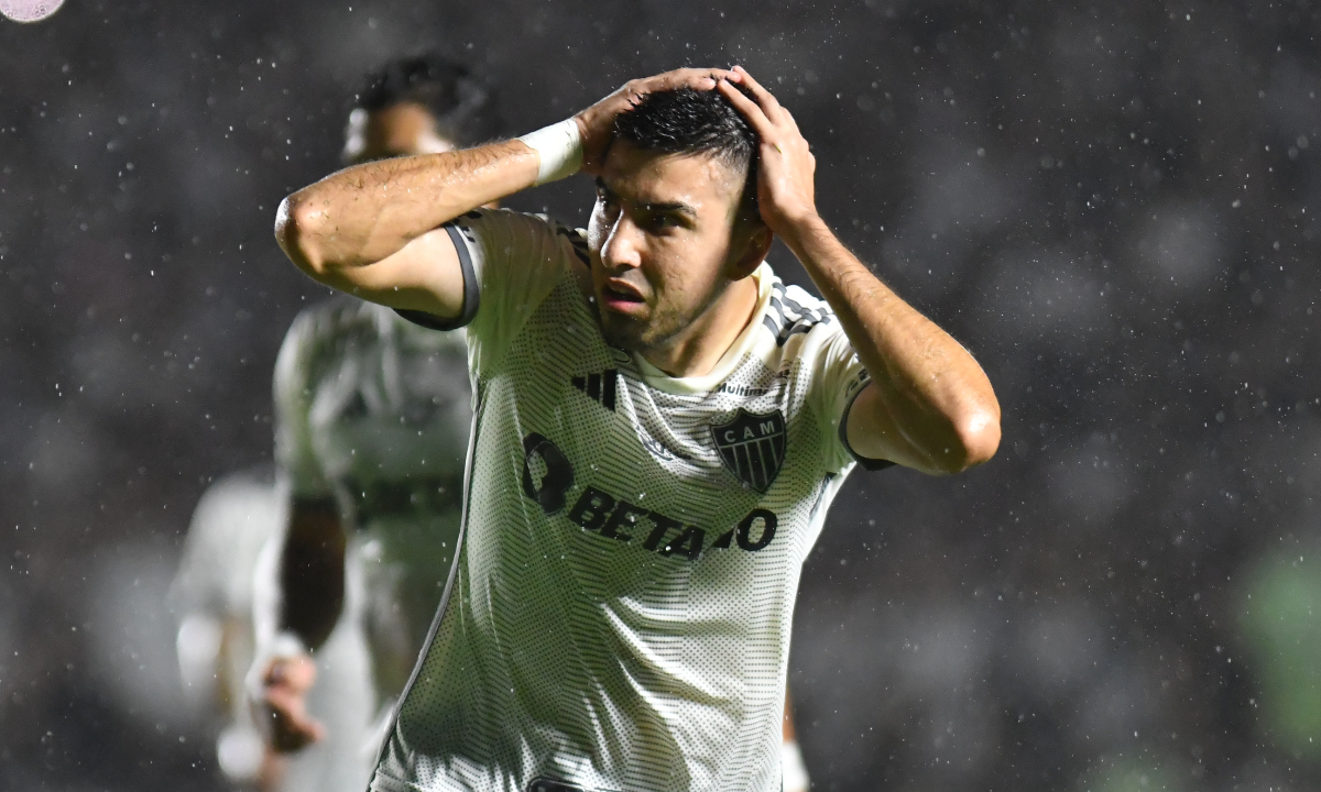 Jogador do Atlético questiona calendário antes de jogo contra River: ‘Não entendo’