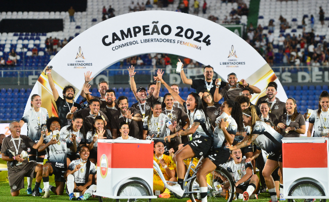 Jogadoras do Corinthians protestam após título da Libertadores: ‘Queremos respeito’