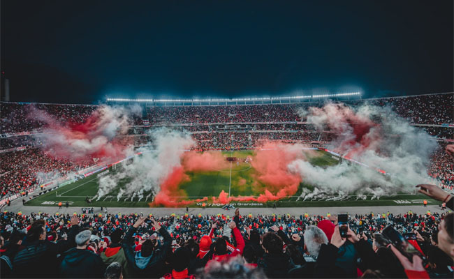 Narrador diz que Atlético e Botafogo não lotariam Monumental na final da Libertadores