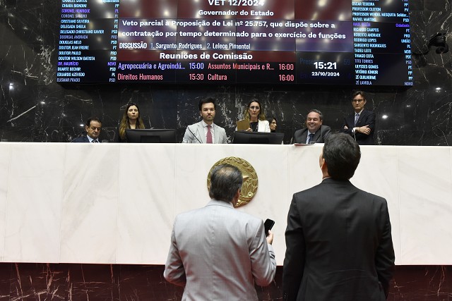 Plenário da Assembleia Legislativa de Minas derruba dois vetos do governador