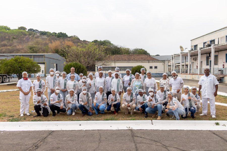 Turma jovens de Itamarandiba visita a Cooperativa Agropecuária Vale do Rio Doce