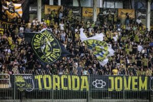 Torcida do Volta Redonda (foto: Raphael Torres / Volta Redonda)