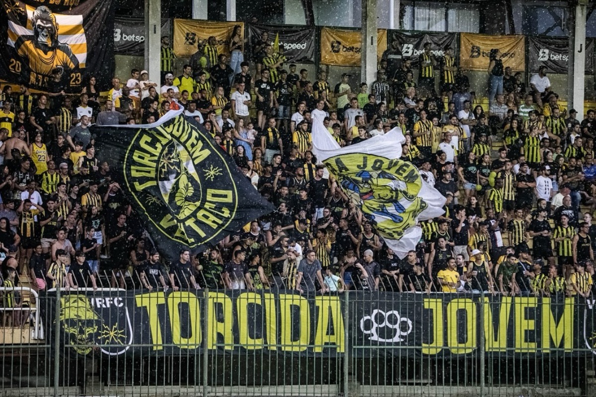 Torcida do Volta Redonda (foto: Raphael Torres / Volta Redonda)