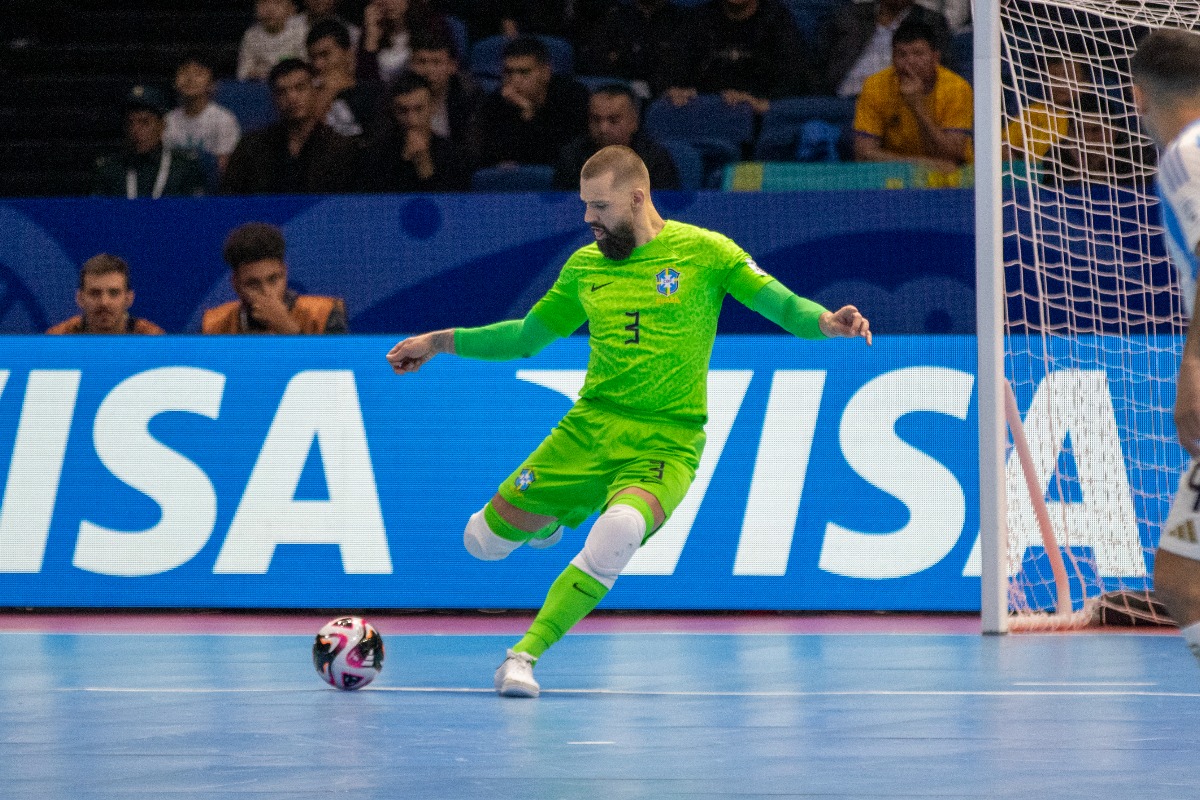 Goleiro Willian em ação durante final entre Brasil e Argentina (foto: Leto Ribas/CBF)