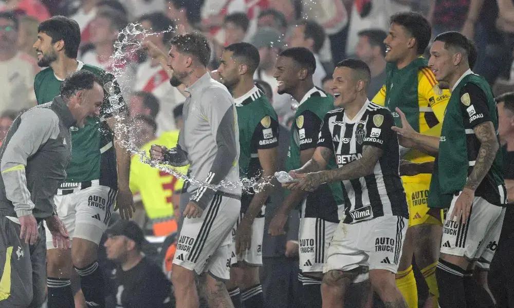 Atlético é o 4º clube a disputar finais de Libertadores e Copa do Brasil