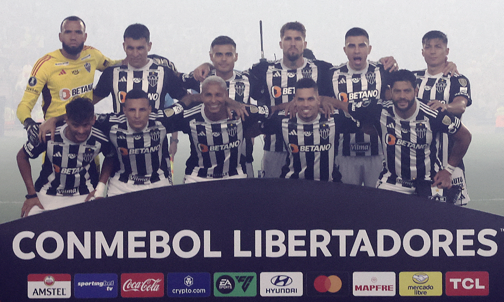 Jogadores do Atlético reunidos antes do jogo contra o River (foto: Alejandro PAGNI / AFP)