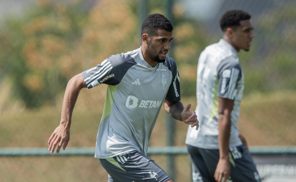 Caio Maia durante treino dos profissionais do Atlético na Cidade do Galo (14/10) (foto: Pedro Souza/Atlético)