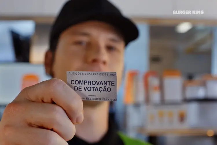 VEJA O VÍDEO: Burger King ‘incentiva’ o voto de eleitores com batata frita ou onion rings