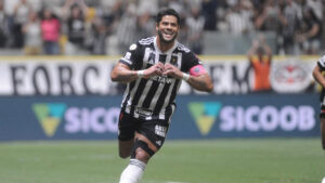 Hulk comemora gol marcado na vitória do Atlético sobre o Grêmio, nessa quarta-feira (9/10), na Arena MRV (foto: Alexandre Guzanshe/EM/D.A Press)