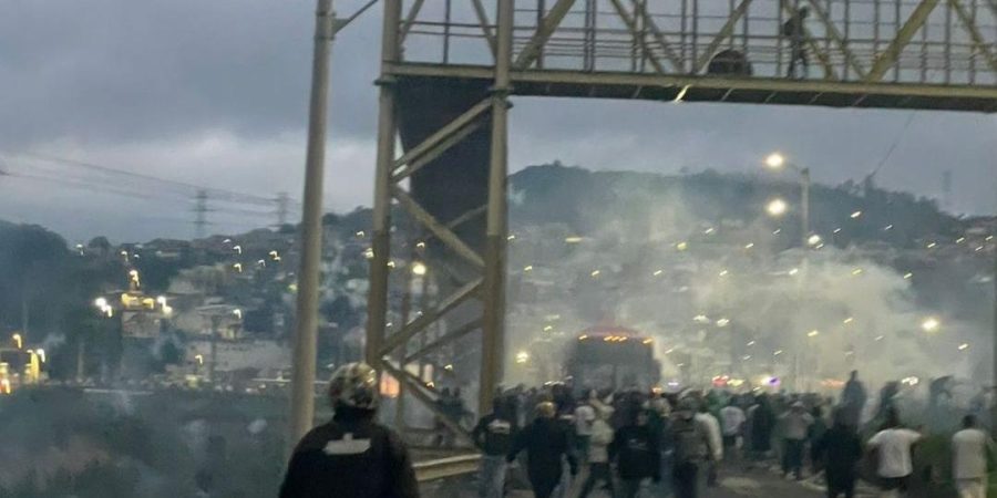 Um morto e 20 feridos na emboscada da Mancha Verde contra a Máfia Azul em SP