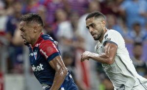 Alan Kardec, atacante do Atlético, em ação contra o Fortaleza (foto: Pedro Souza/Atlético)