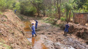 Município intensifica limpeza de córregos e capina das margens dos cursos d’água