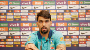 Paquetá em entrevista coletiva pela Seleção Brasileira (foto: Rafael Ribeiro/CBF)