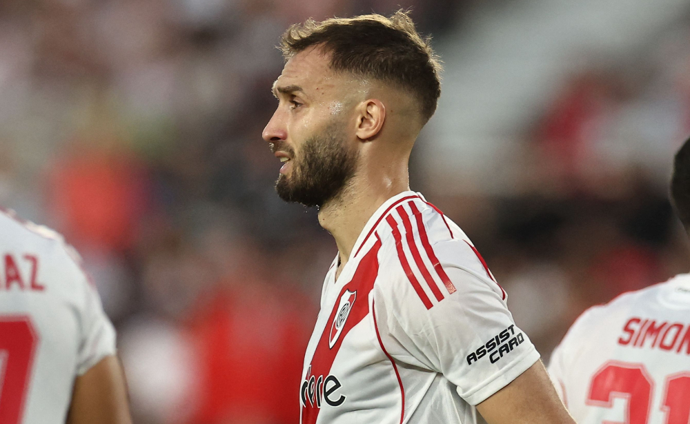 Germán Pezzela, zagueiro titular absoluto do River Plate, sofreu fratura próxima ao ouvido esquerdo (foto: Alejandro Pagni/AFP)