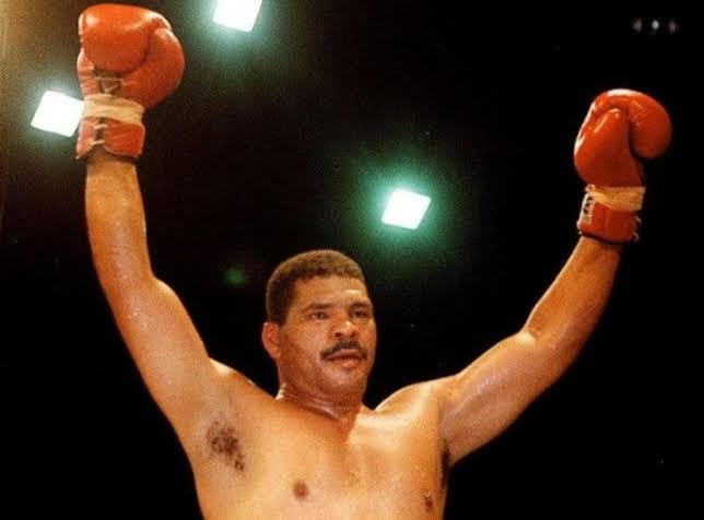 Faleceu Maguila, uma lenda do boxe brasileiro, aos 66 anos