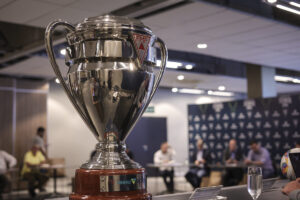 Troféu do Campeonato Mineiro de 2024 (foto: Cris Mattos/Federação Mineira de Futebol)