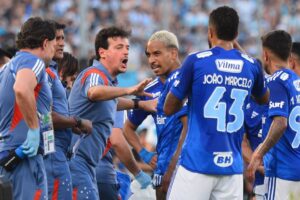 Algoz do Cruzeiro na Copa do Brasil provoca o clube após vice da Sul-Americana