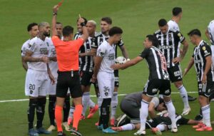 Atlético x Botafogo: expulso, Gregore foi herói contra o Palmeiras e atuou ao lado de Messi