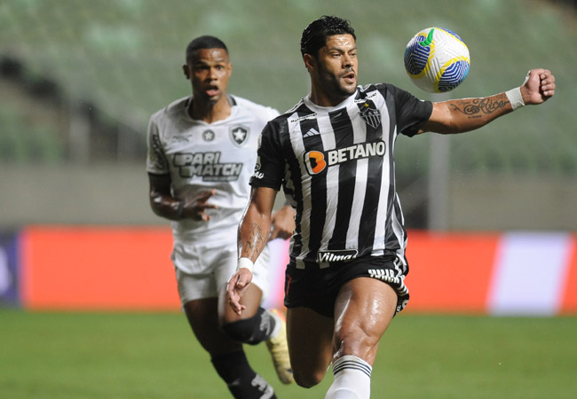 ‘Botafogo deu, de mão beijada, caminho para Atlético vencer Libertadores’, diz comentarista