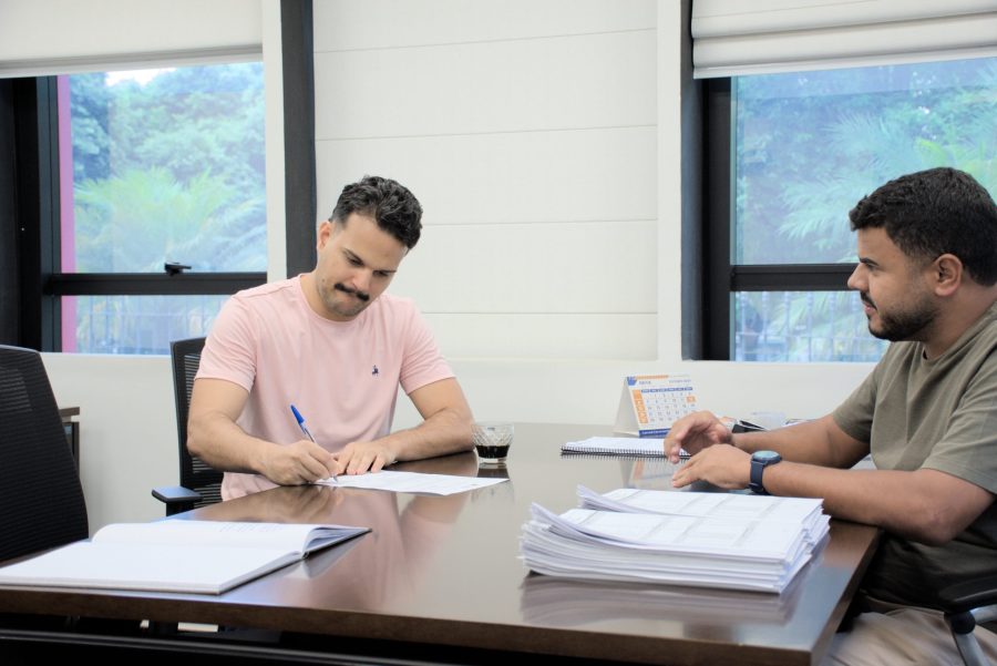 Câmara de Timóteo empossa candidato aprovado no último concurso público