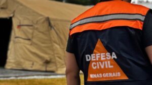 Ciclone e frente fria trazem chuvas intensas e risco de desastres no Brasil; Defesa Civil faz alerta