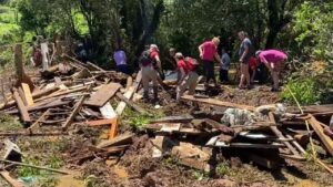 Corpo de criança levado por enxurrada no paraná é encontrado a 4 km de casa