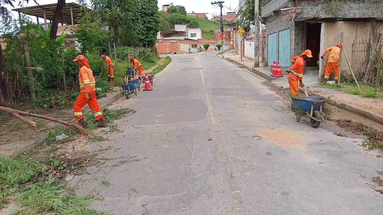 Equipes evoluem em novas ações de limpeza em cursos d’água de Ipatinga