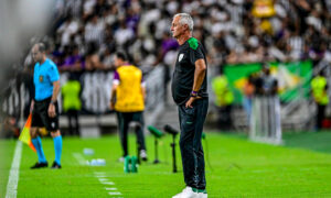 Lisca em jogo entre América e Ceará, pela Série B (foto: Mourão Panda/América)