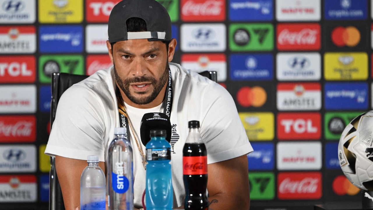 Hulk em coletiva na véspera da final da Libertadores entre Atlético x Botafogo (foto: Luis ROBAYO / AFP)