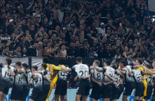 Jogadores do Corinthians na Neo Química Arena (foto: Rodrigo Coca/Agência Corinthians)