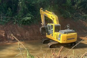 Equipes evoluem em novas ações de  limpeza em cursos d’água de Ipatinga